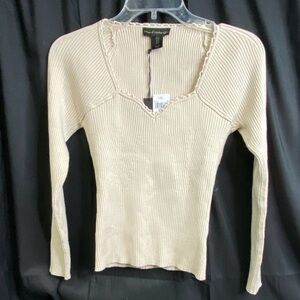 NWT House of Harlow 1960 Cream V-Neck Sweater